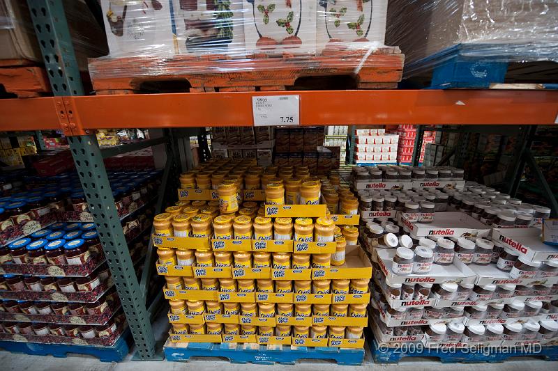 20090829_224941 D3.jpg - Costco, Chicoutimi.  Cheeze-whiz is a popular item in Quebec